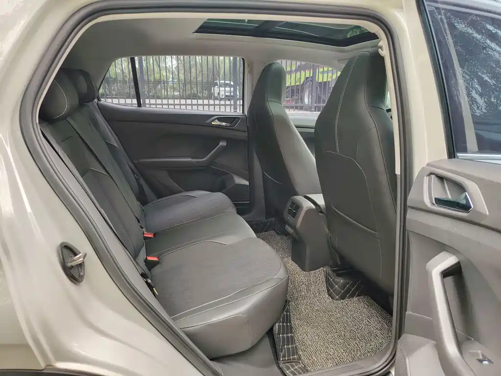 Volkswagen T-Cross — миниатюра 10