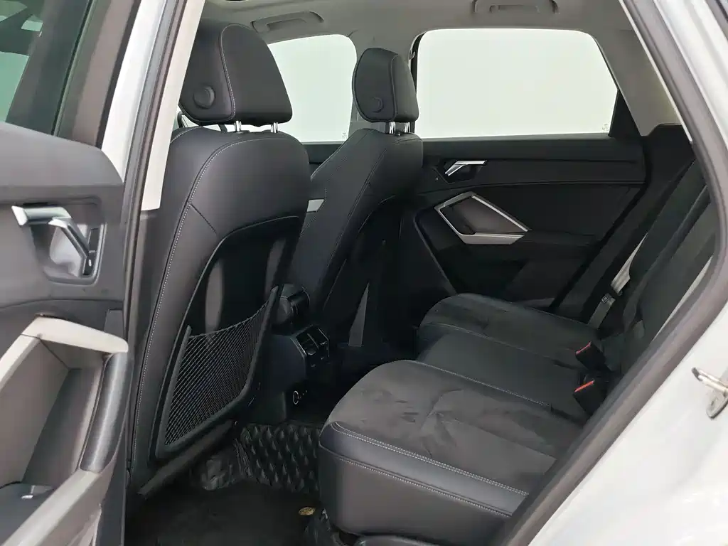 Audi Q3 2023 35 TFSI Fashion (1.4T)