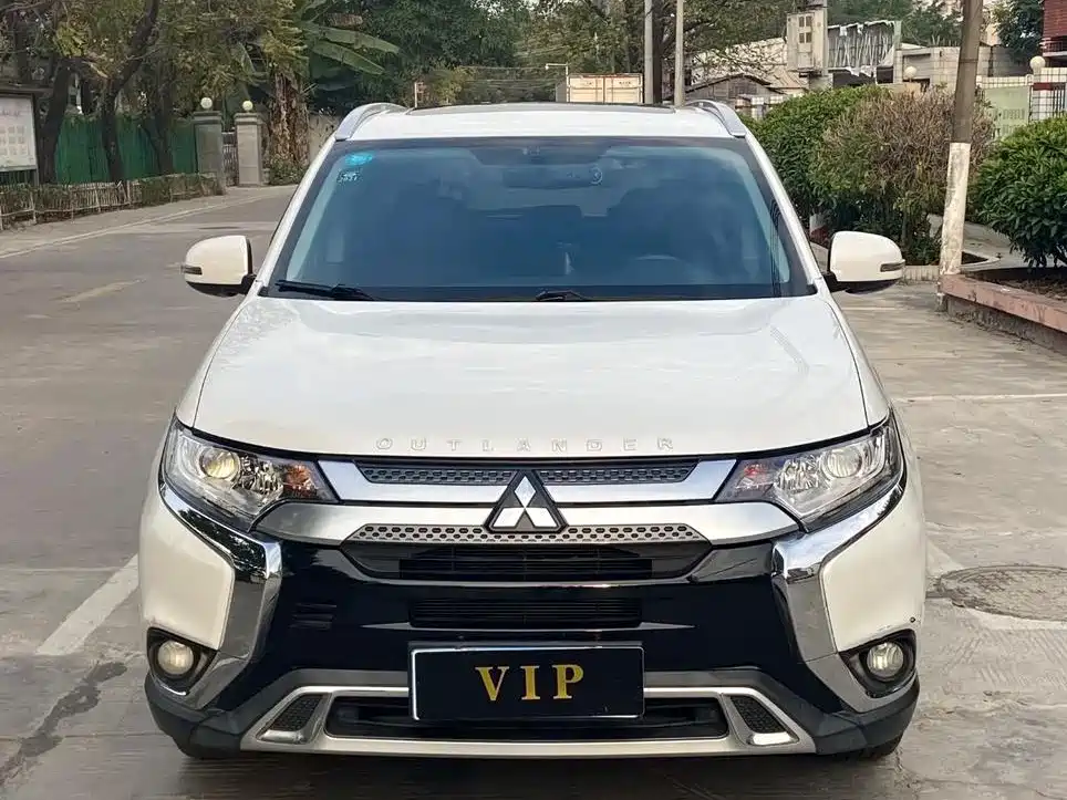 Mitsubishi Outlander — миниатюра 2
