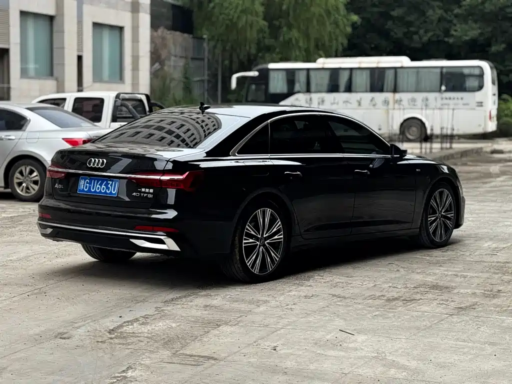 Audi A6L 2023 40 TFSI Luxury