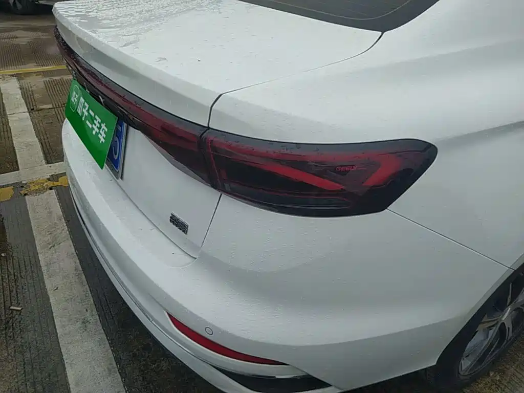Geely Emgrand — миниатюра 8
