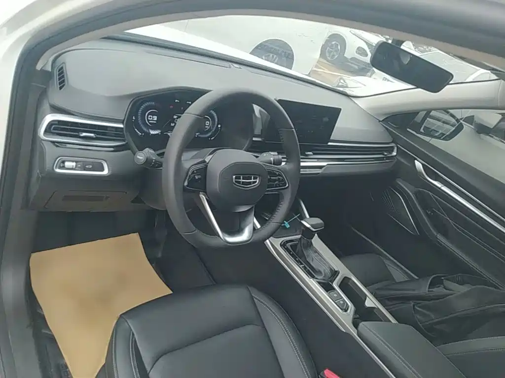 Geely Emgrand — миниатюра 10