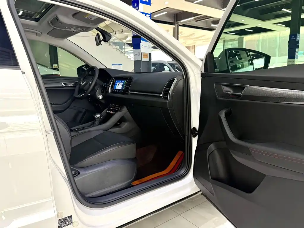 Skoda Karoq — миниатюра 10
