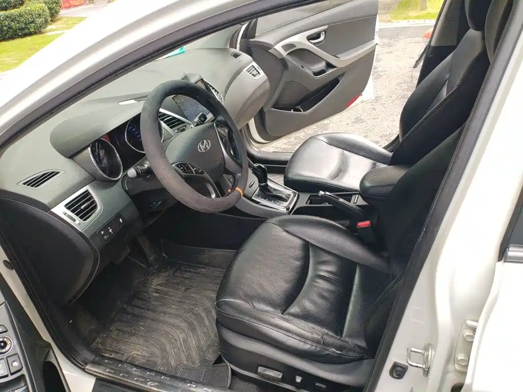 Hyundai Elantra Langdong — миниатюра 12
