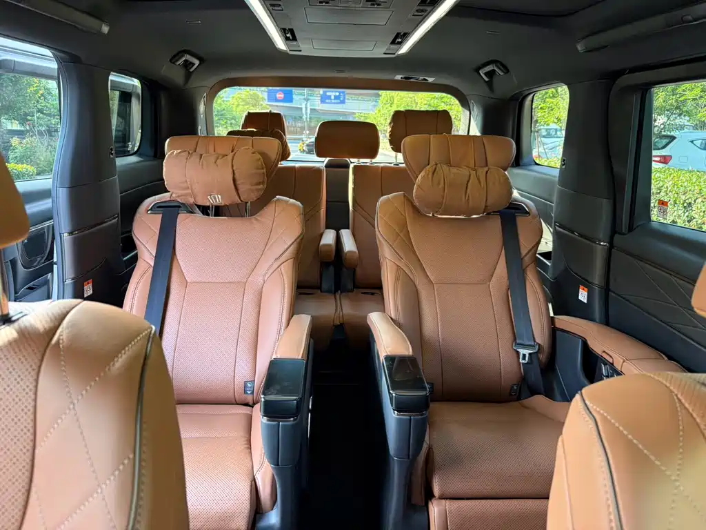 Toyota Vellfire — миниатюра 21
