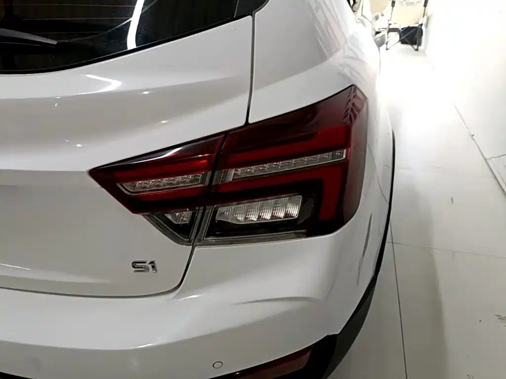 Geely Vision S1 — миниатюра 8