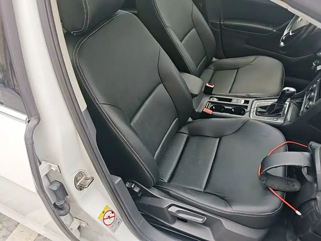 Volkswagen Golf — миниатюра 25