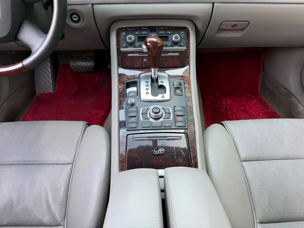 Audi A8 — миниатюра 7