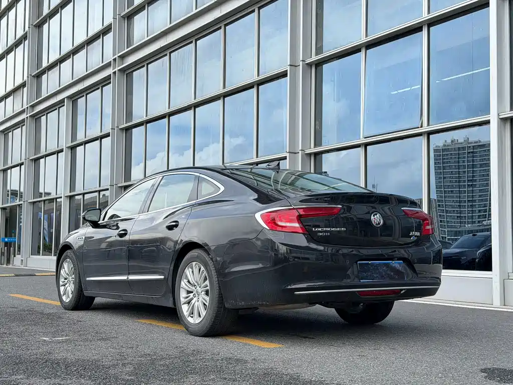 Buick LaCrosse — миниатюра 4
