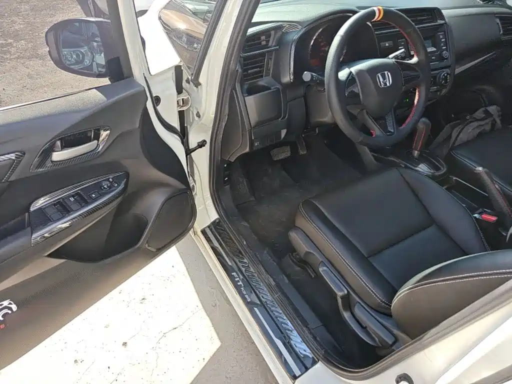 Honda Fit — миниатюра 16