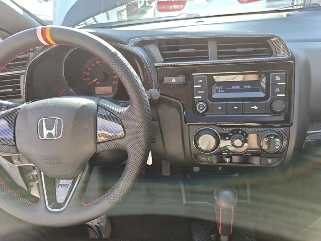 Honda Fit — миниатюра 10