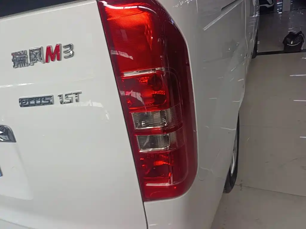 JAC RefineM3 M3 2023 PLUS 1.5T 7/8 мест Smart Connect