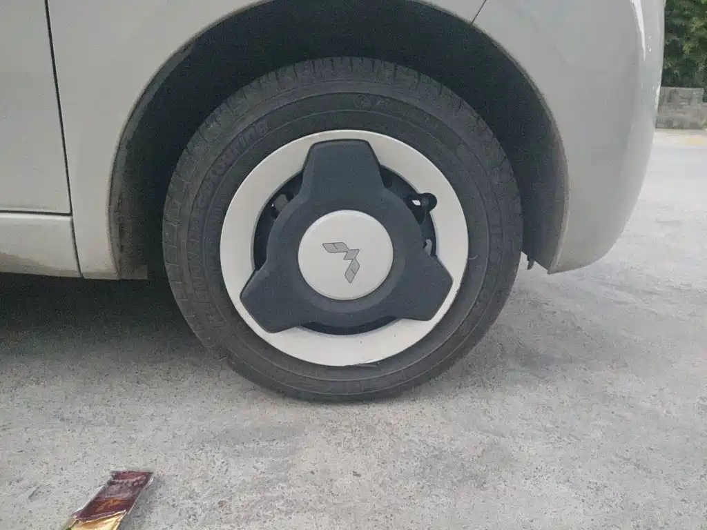 Wuling MINIEV — миниатюра 8