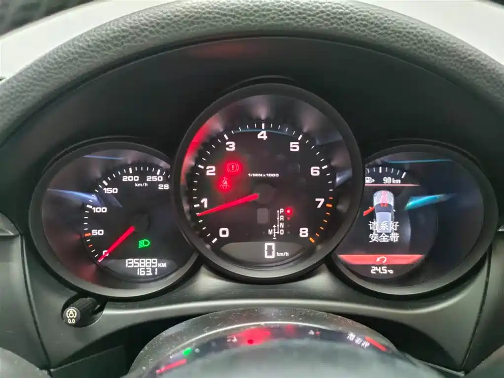 Porsche Macan — миниатюра 10