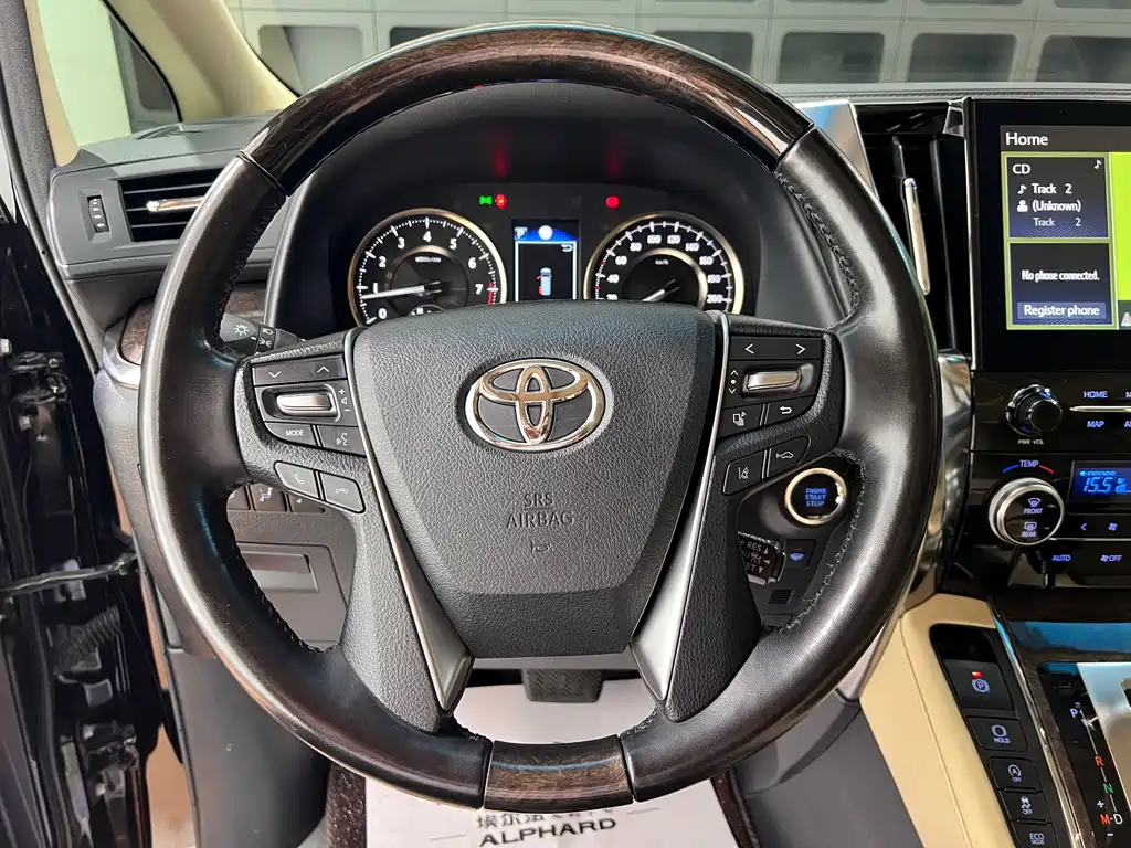 Toyota Alphard — миниатюра 26