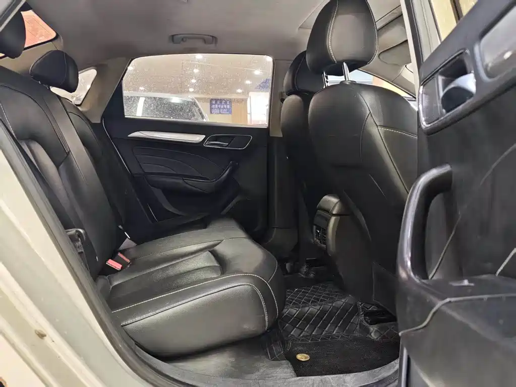 Roewe i6 2017 45T Smart
