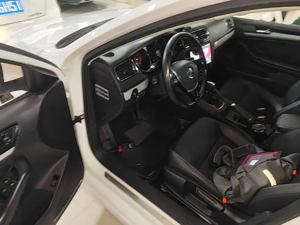 Volkswagen Sagitar — миниатюра 16