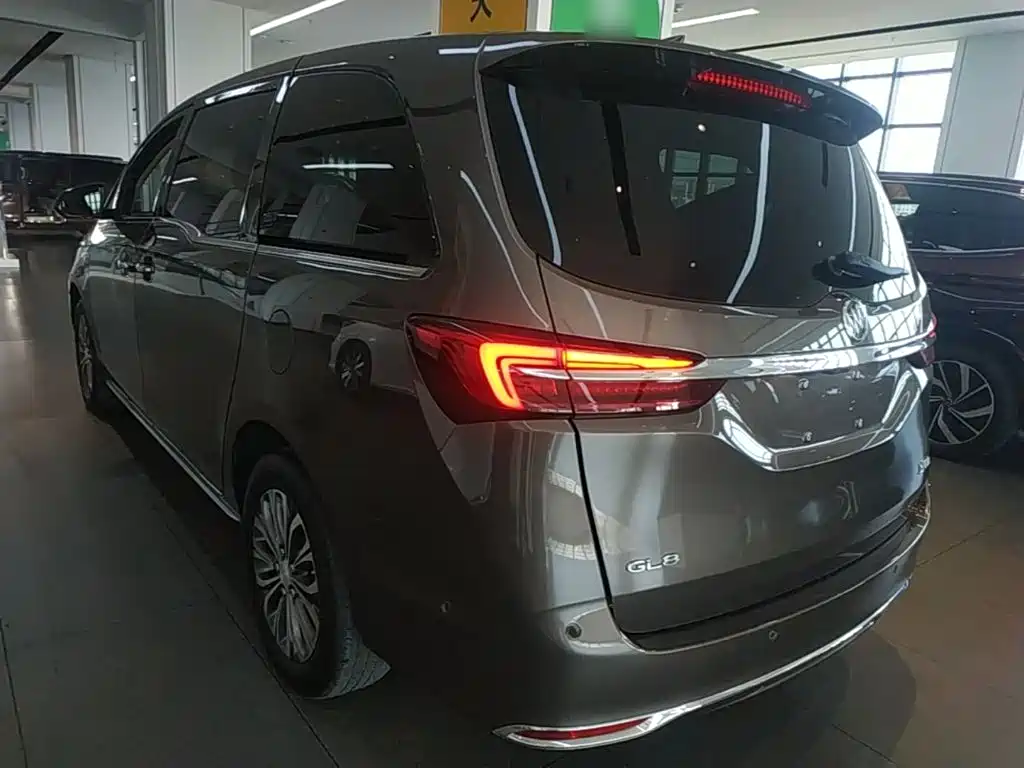 Buick GL8 — миниатюра 5