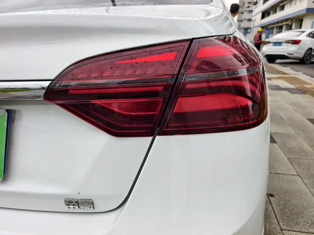 Geely Emgrand — миниатюра 14