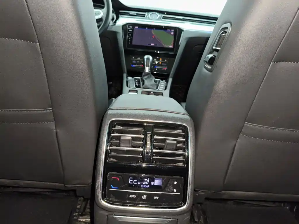Volkswagen Magotan PHEV — миниатюра 15