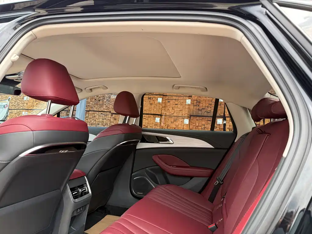 Hongqi Hongqi H5 — миниатюра 12