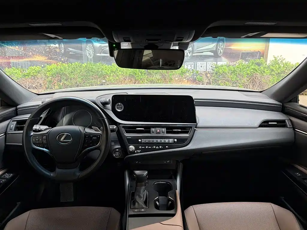 Lexus ES — миниатюра 14