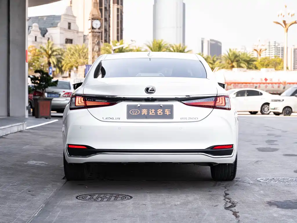 Lexus ES 2024 200