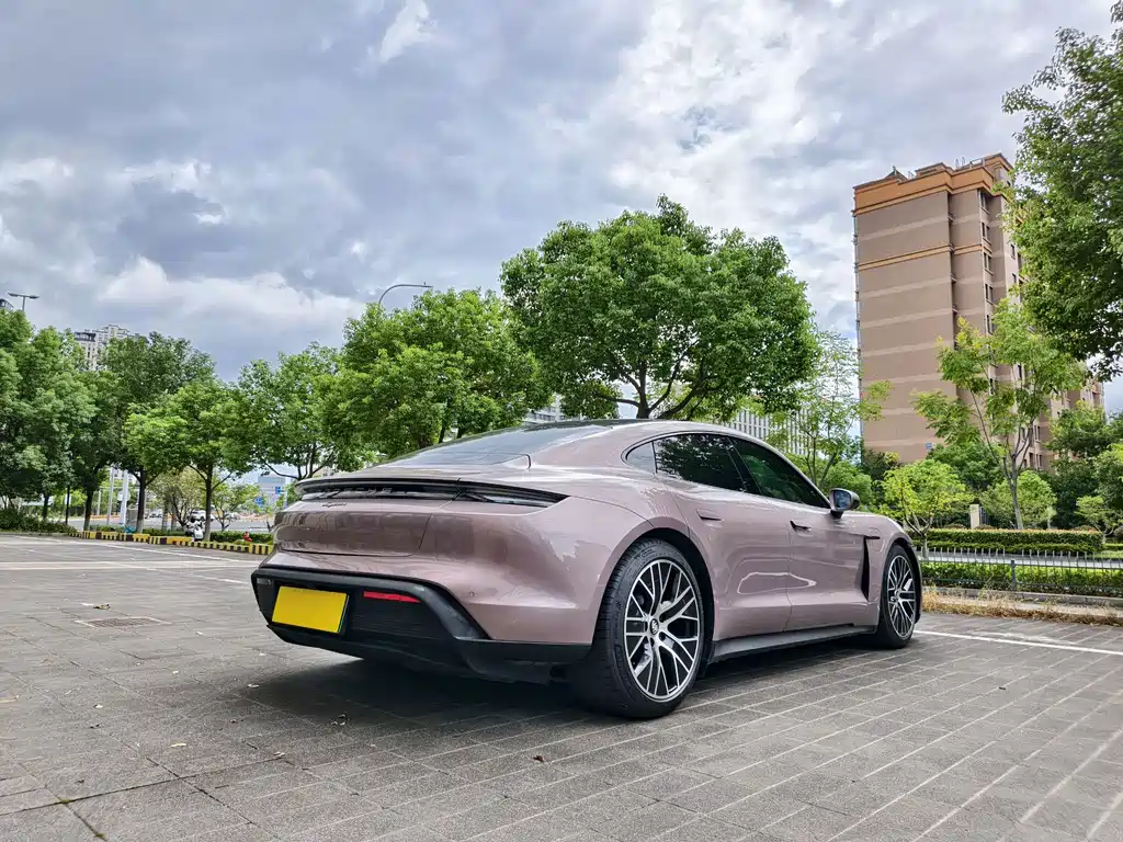Porsche Taycan — миниатюра 14