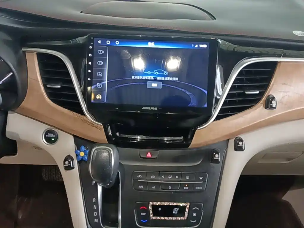 Buick GL8 — миниатюра 13