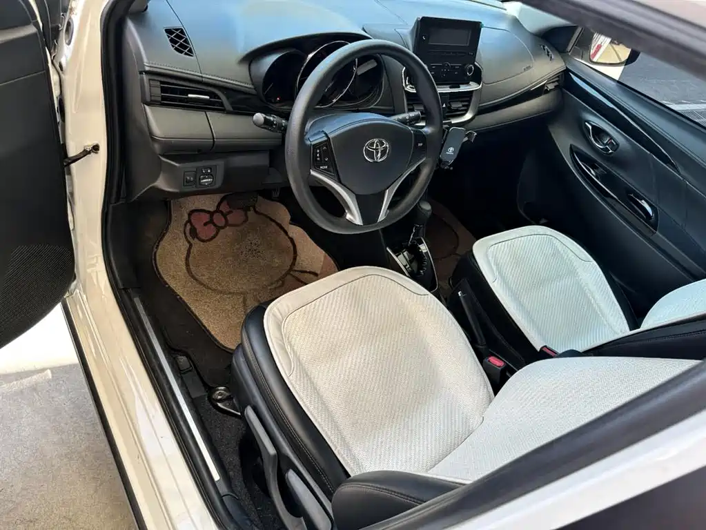 Toyota Yaris L — миниатюра 5