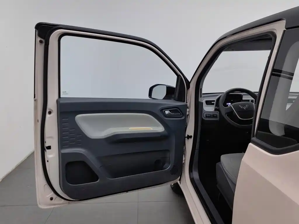 Wuling MINIEV — миниатюра 8