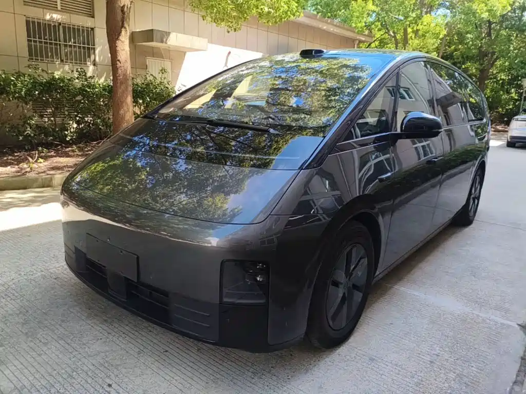 Li Auto Li MEGA — миниатюра 2