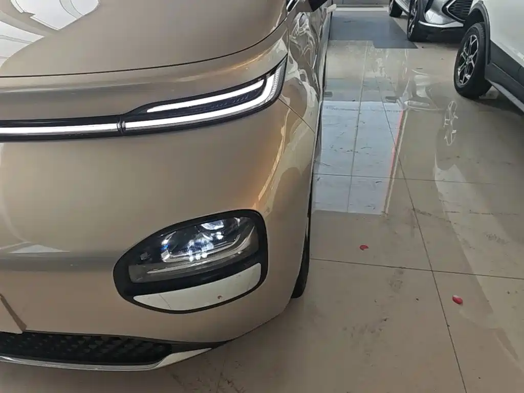 Baojun Yunduo — миниатюра 24