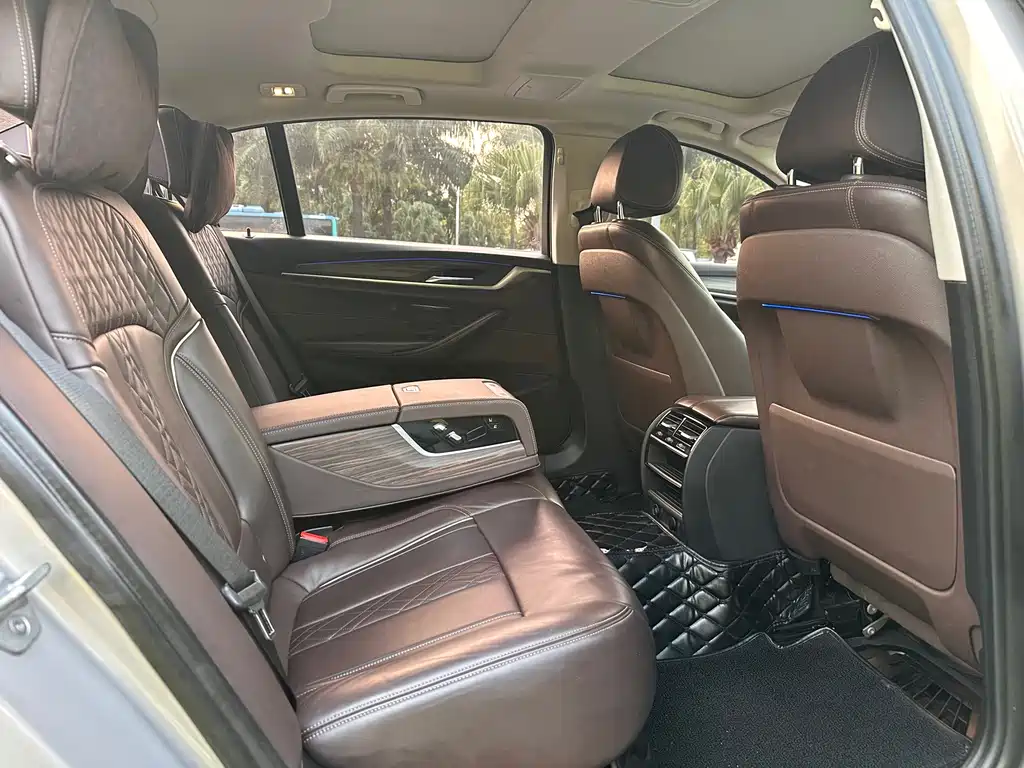 BMW 5 Series New Energy — миниатюра 25