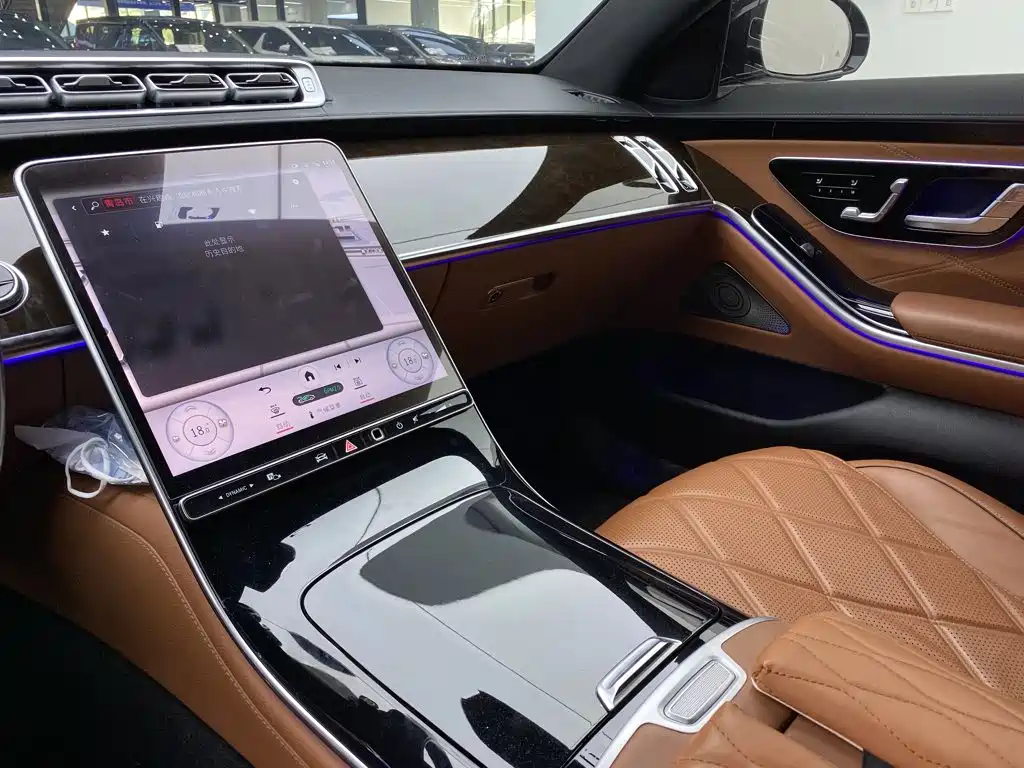 Mercedes-Benz S-Class — миниатюра 13
