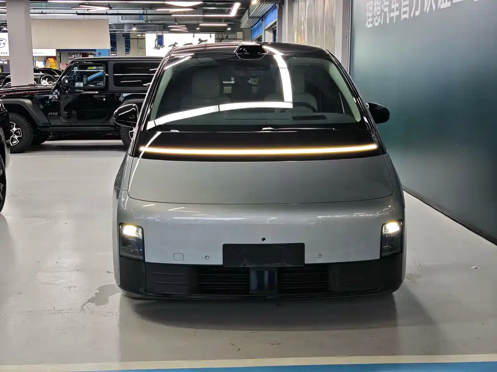 Li Auto Li MEGA — миниатюра 2