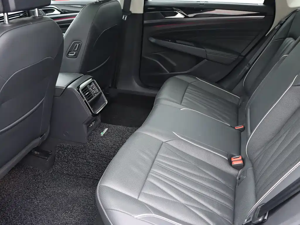 Volkswagen Passat — миниатюра 12
