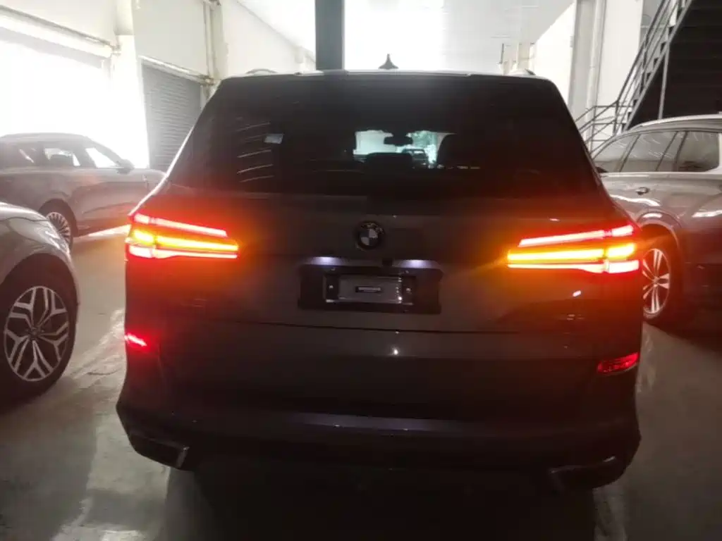 BMW X5 2022 xDrive 40Li M Sport