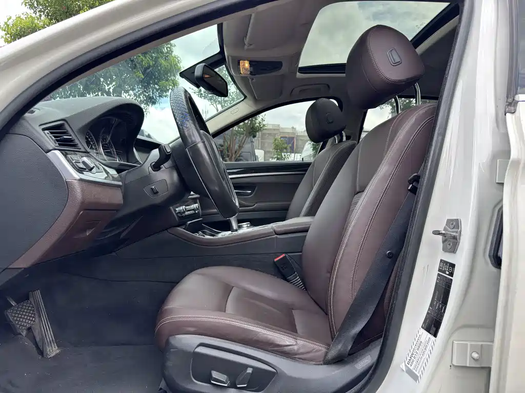 BMW 5 Series — миниатюра 8