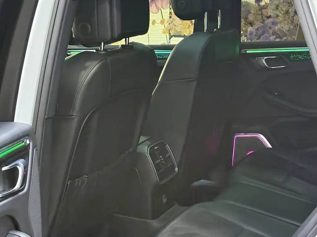 Porsche Macan — миниатюра 9