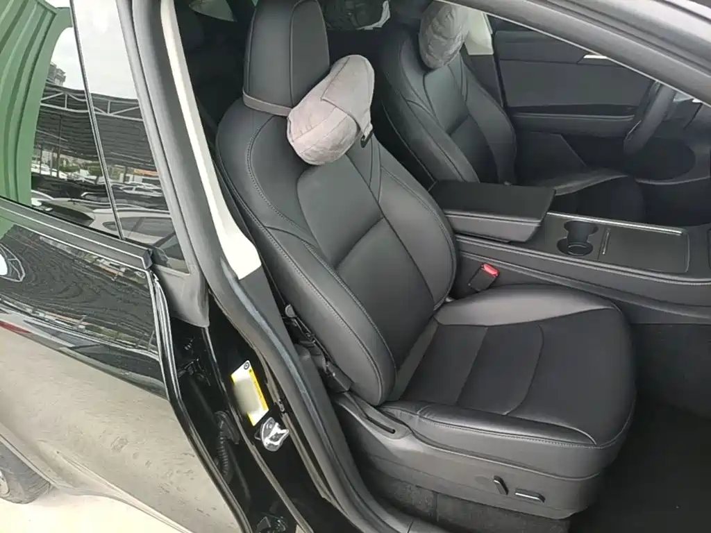 Tesla Model Y — миниатюра 25