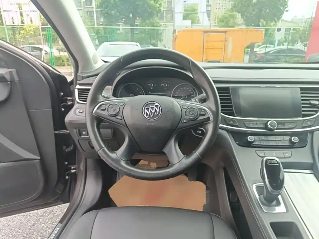 Buick LaCrosse — миниатюра 11