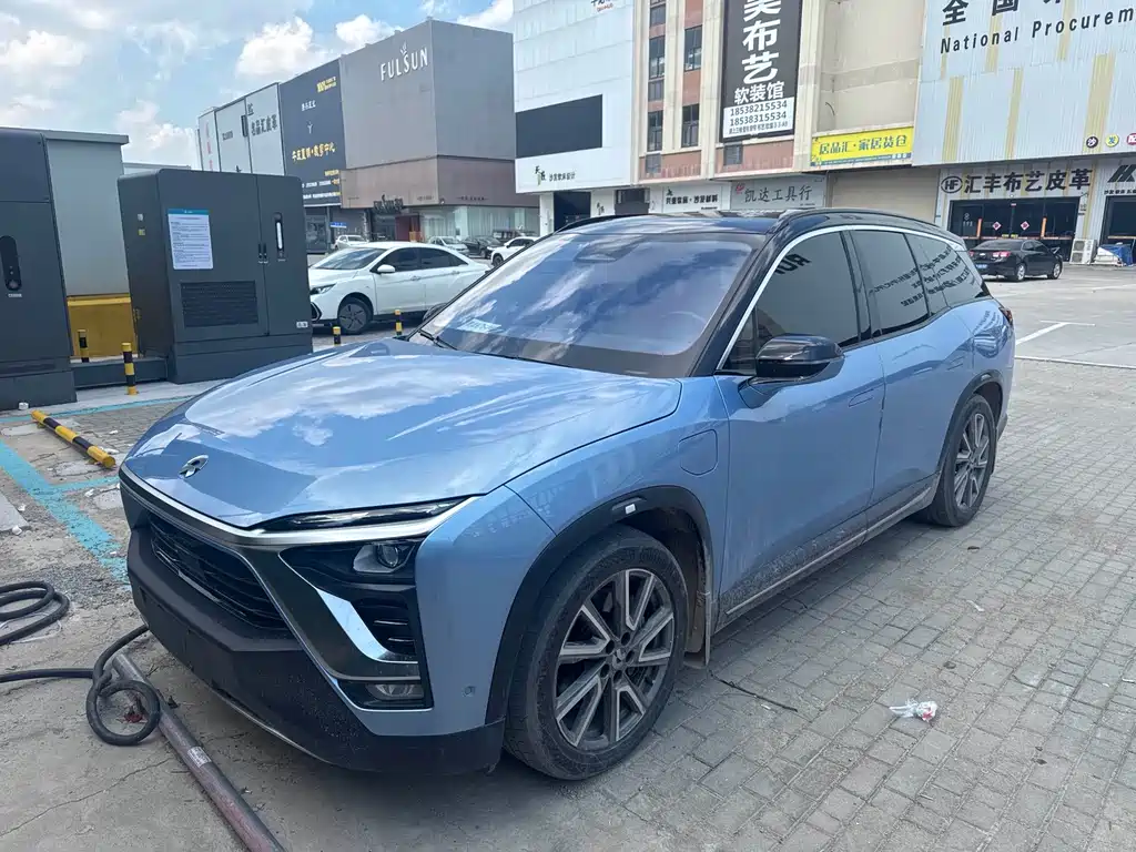 NIO ES8