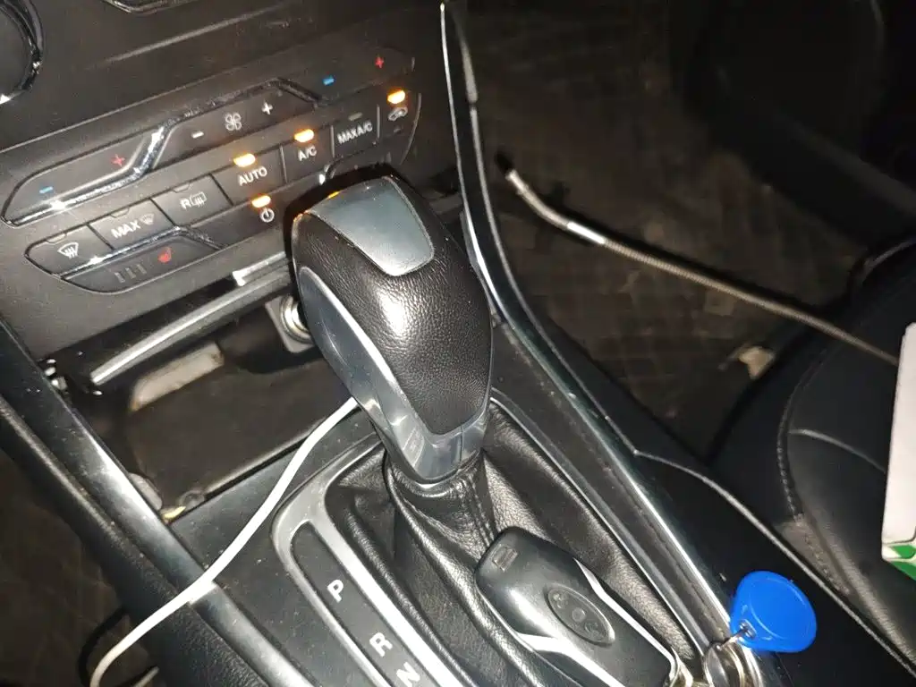 Ford Edge — миниатюра 15