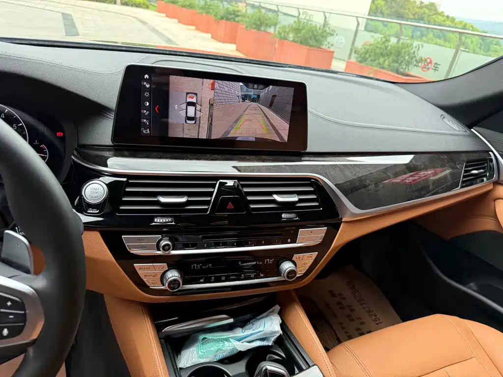 BMW 5 Series — миниатюра 24