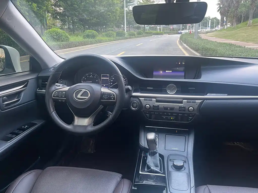 Lexus ES — фотографии объявления, Фото 10