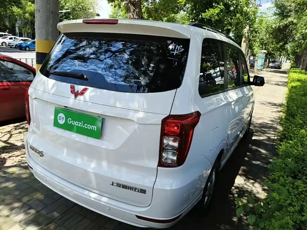 Wuling Hongguang — миниатюра 7