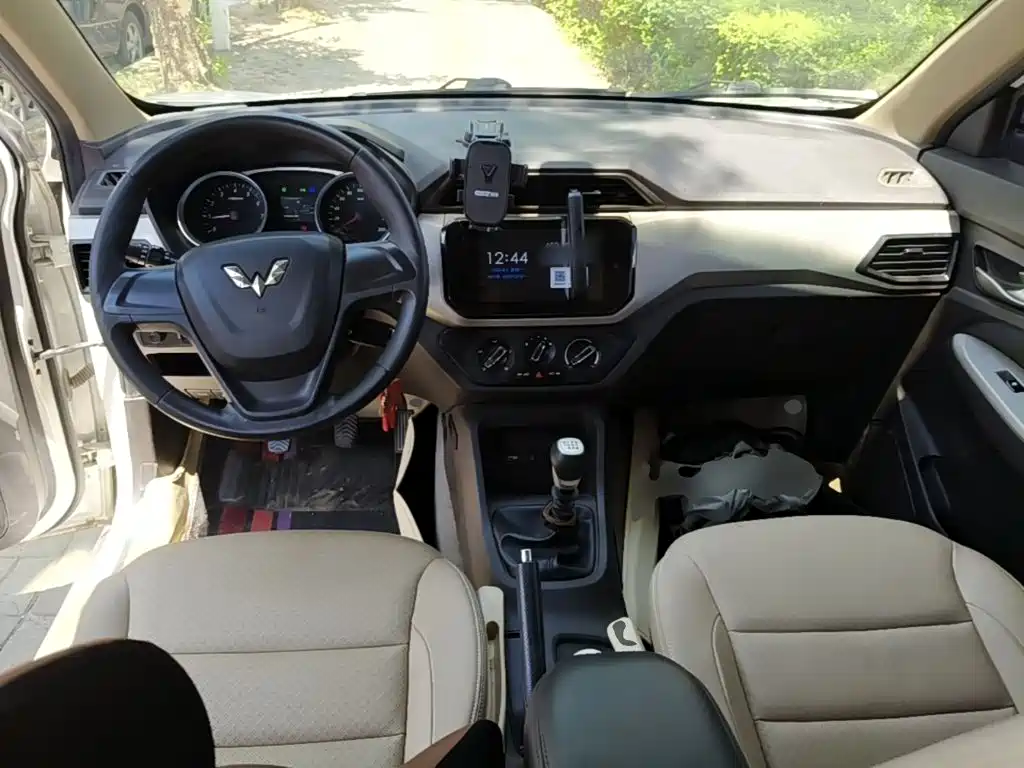 Wuling Hongguang — миниатюра 9