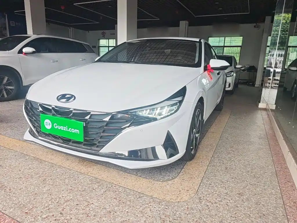 Hyundai Elantra — миниатюра 2