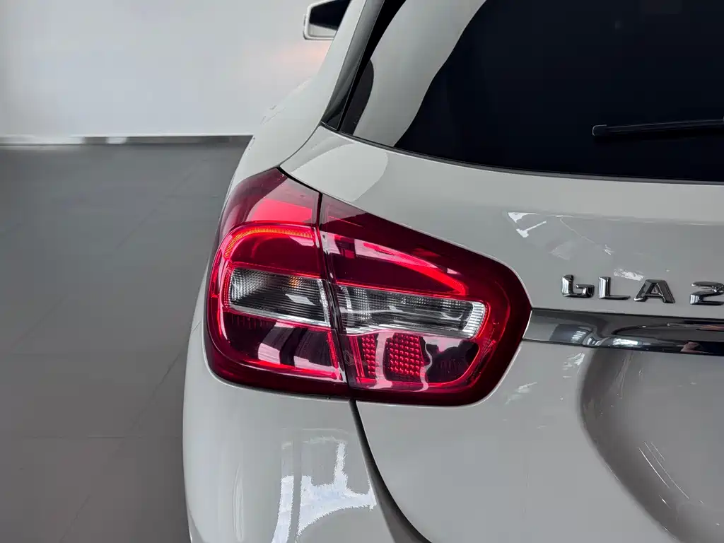 Mercedes-Benz GLA — миниатюра 14